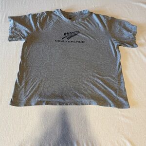 Design Apparel Gray New Zealand T-Shirt‎ Size Large